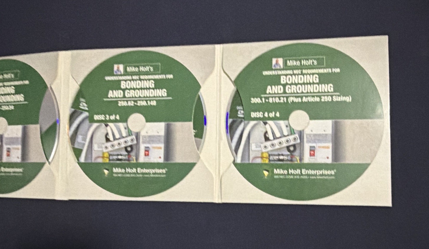 Mike Holt Illustrated Guide to NEC Bonding & Grounding 2020 Book + 4 DVDs